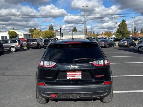 Used 2019 Jeep Cherokee Trailhawk image 7