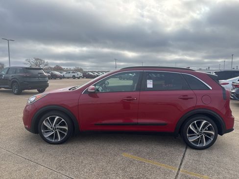 Used 2018 Kia Niro Touring image 4