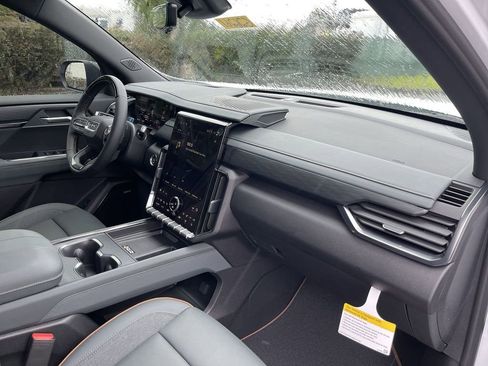 New 2026 GMC Acadia AT4 w/ Super Cruise Package image 29