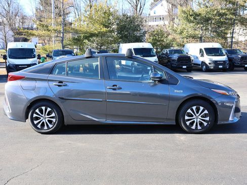 Used 2022 Toyota Prius Prime LE image 8
