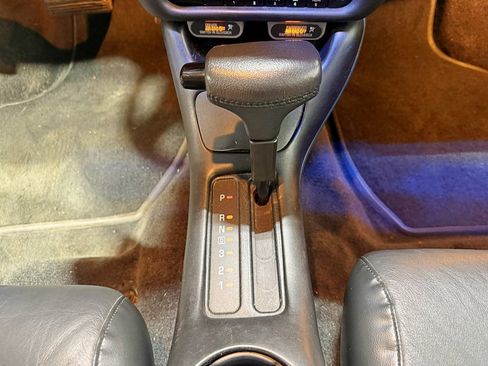 Used 1997 Oldsmobile Cutlass Supreme SL image 18