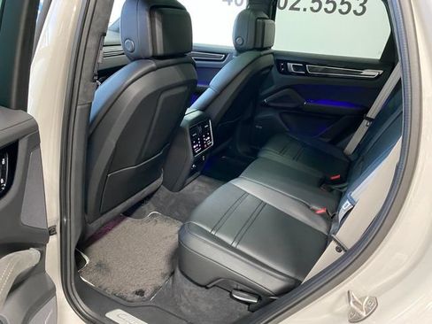 Used 2020 Porsche Cayenne S AWD/4WD image 21