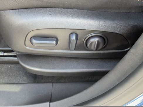 Used 2024 Chevrolet Equinox LT AWD/4WD image 18