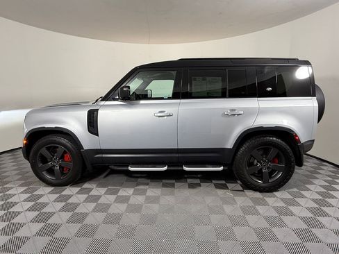 Used 2022 Land Rover Defender 110 SE AWD/4WD image 2