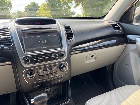 Used 2015 Kia Sorento SX AWD/4WD image 16