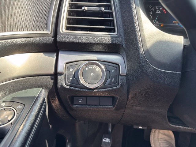Used 2018 Ford Explorer XLT w/ Equipment Group 202A FWD image 26