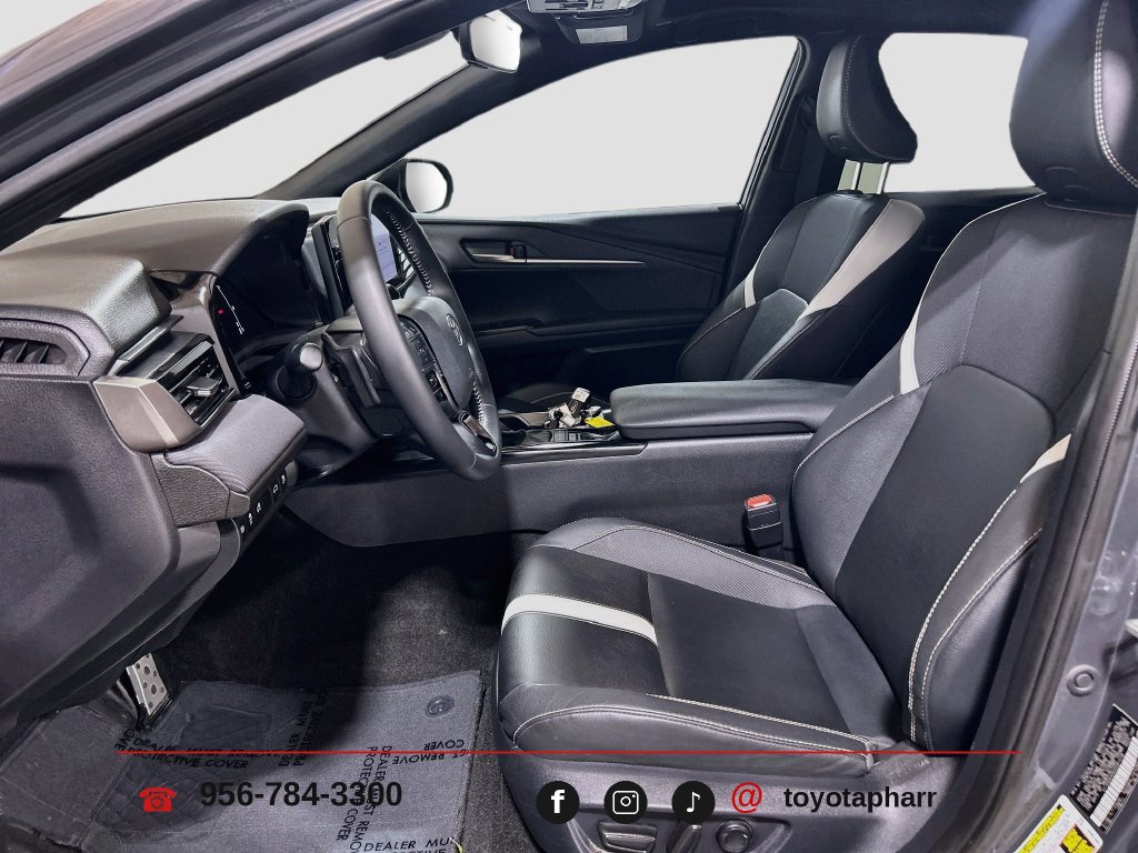 Used 2025 Toyota Camry SE w/ Multimedia Upgrade Package FWD image 18