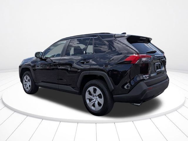Used 2021 Toyota RAV4 LE AWD/4WD image 5