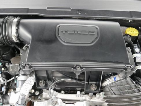 Used 2024 Jeep Compass Latitude image 9