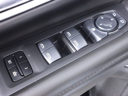 Used 2024 Chevrolet Suburban LT AWD/4WD image 27
