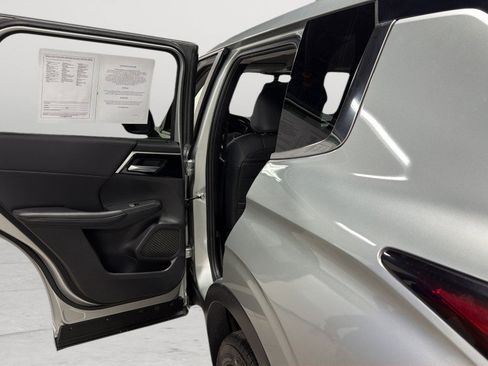Used 2024 Mitsubishi Outlander SE Black Edition AWD/4WD image 33