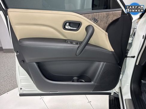 Used 2024 INFINITI QX80 Premium Select w/ All-Season Package image 11