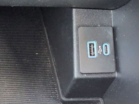 Certified 2024 Ford Edge SEL image 31