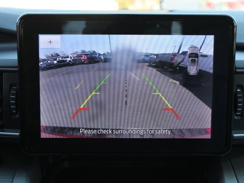 Used 2021 Ford Explorer XLT w/ Equipment Group 202A image 14