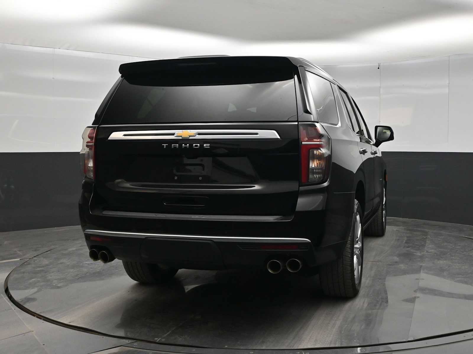 Used 2024 Chevrolet Tahoe High Country w/ Premium Package AWD/4WD image 6
