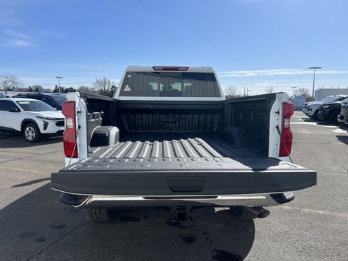 New 2026 Chevrolet Silverado 3500 LT image 10