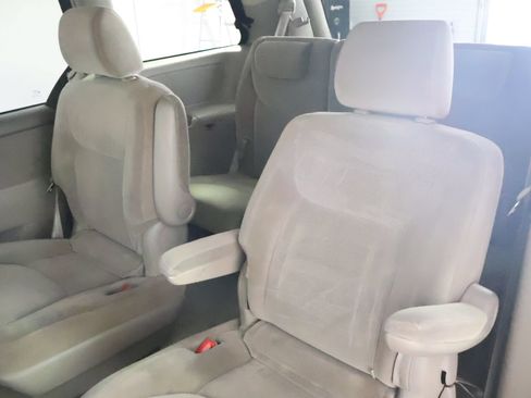 Used 2004 Toyota Sienna LE FWD image 42
