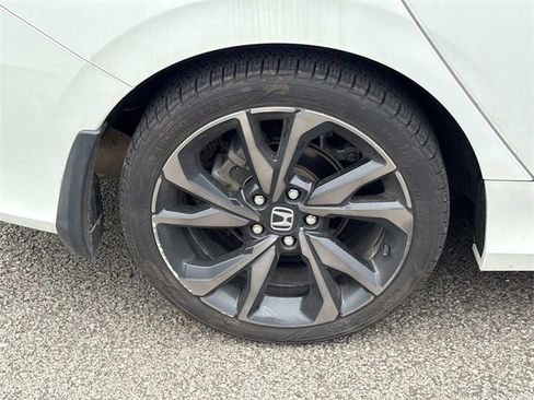 Used 2019 Honda Civic Sport image 9