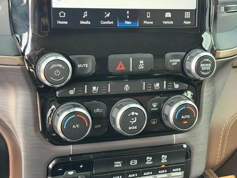 Used 2022 RAM 3500 Limited AWD/4WD image 19