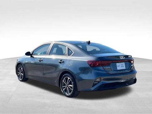 Used 2022 Kia Forte LXS image 7