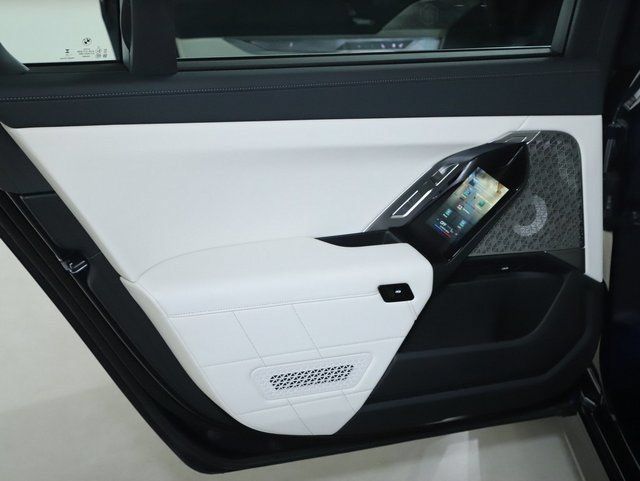 Used 2026 BMW 740i xDrive AWD/4WD image 15