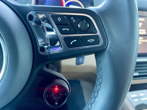 Used 2021 Porsche Cayenne Turbo image 22