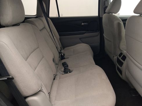 Used 2021 Honda Pilot EX image 19