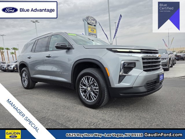 Used 2026 Chevrolet Traverse LT FWD image 1