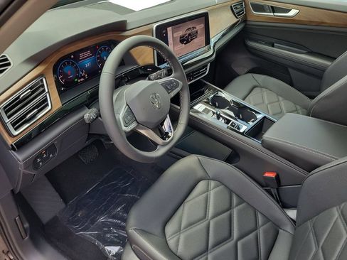 New 2026 Volkswagen Atlas SE FWD image 7
