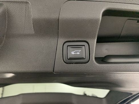 Used 2022 GMC Acadia SLE AWD/4WD image 27