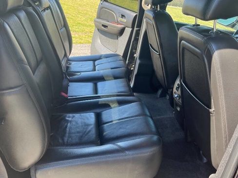 Used 2011 Chevrolet Avalanche LT image 10