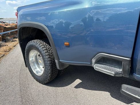 Used 2025 Chevrolet Silverado 3500 High Country AWD/4WD image 9