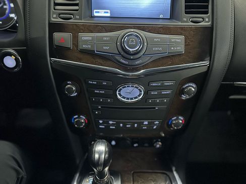 Used 2011 INFINITI QX56 4WD w/ Deluxe Touring Pkg image 23