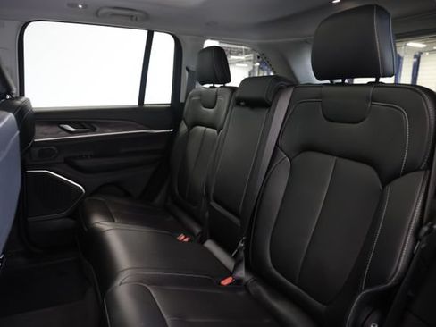 Used 2023 Jeep Grand Cherokee 4WD 4xe image 38