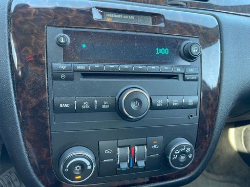 Used 2012 Chevrolet Impala LT FWD image 14
