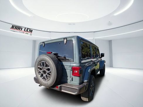 New 2026 Jeep Wrangler Unlimited Sahara w/ Technology Group AWD/4WD image 3