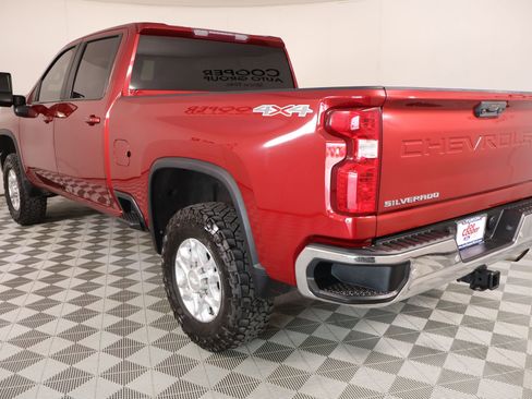 Used 2020 Chevrolet Silverado 2500 LT w/ Texas Edition AWD/4WD image 22