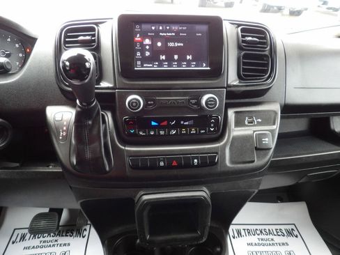 Used 2024 RAM ProMaster 2500 w/ Convenience Group FWD image 23