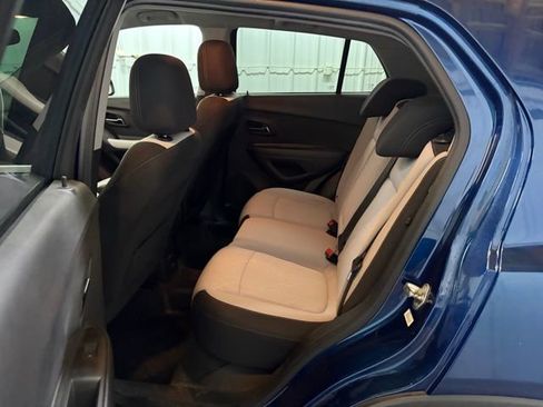Used 2020 Chevrolet Trax LT AWD/4WD image 16