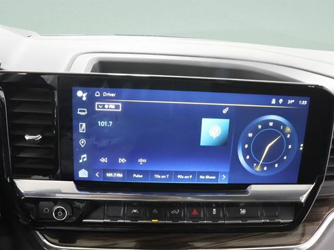 Used 2024 Chevrolet Silverado 1500 LT image 11