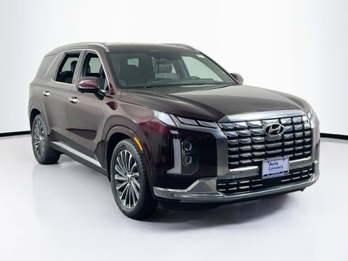 Used 2023 Hyundai Palisade Calligraphy image 3