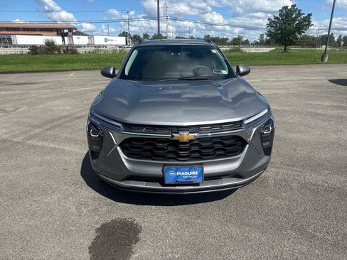 Used 2024 Chevrolet Trax LT FWD image 4