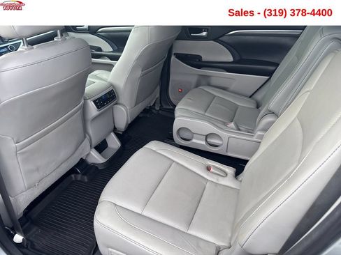 Used 2017 Toyota Highlander Limited Platinum AWD/4WD image 14