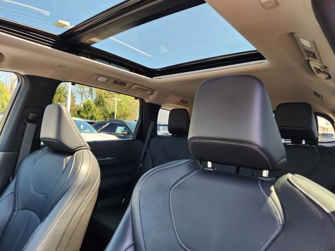 Certified 2025 INFINITI QX60 Luxe image 12