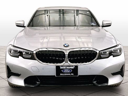 Used 2019 BMW 330i xDrive Sedan w/ Driving Assistance Package image 3