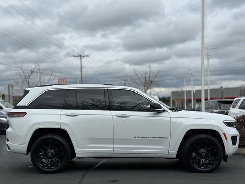 Used 2022 Jeep Grand Cherokee Overland w/ Luxury Tech Group IV image 6