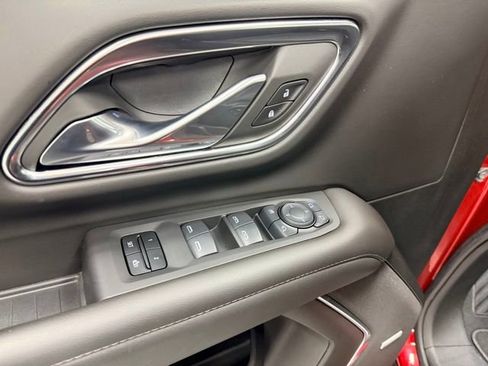 Used 2024 Chevrolet Suburban Z71 w/ Off-Road Capability Package image 23