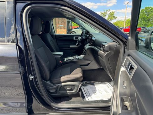 Used 2022 Ford Explorer XLT RWD image 18