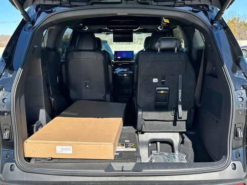 New 2026 Toyota Sienna XLE Woodland Edition image 6