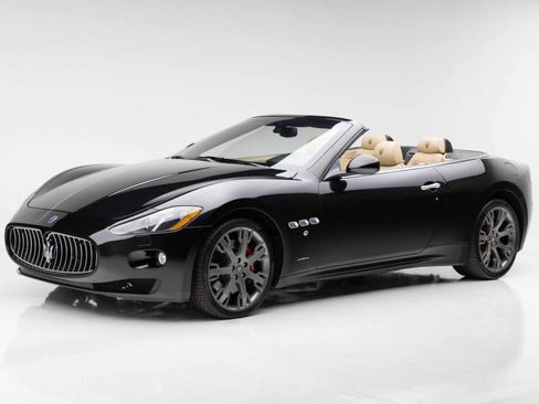 Used 2015 Maserati GranTurismo Convertible RWD image 9